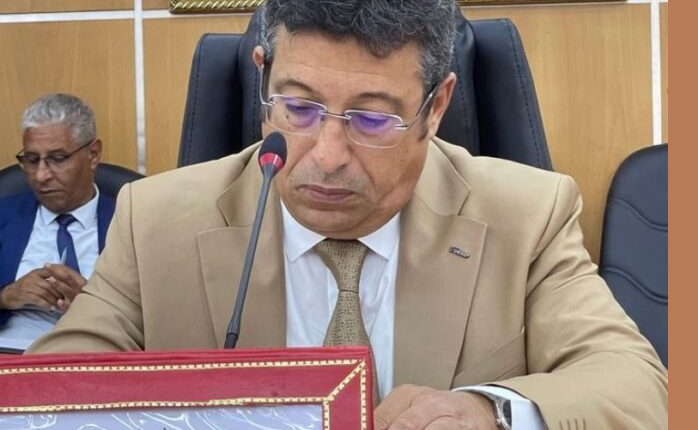 عمدة فاس يغادر مقر الشرطة القضائية بعدالإستماع إليه