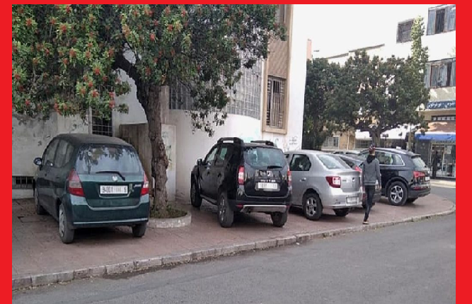 غرامات مالية لواضعي السيارات فوق الأرصفة بالرباط