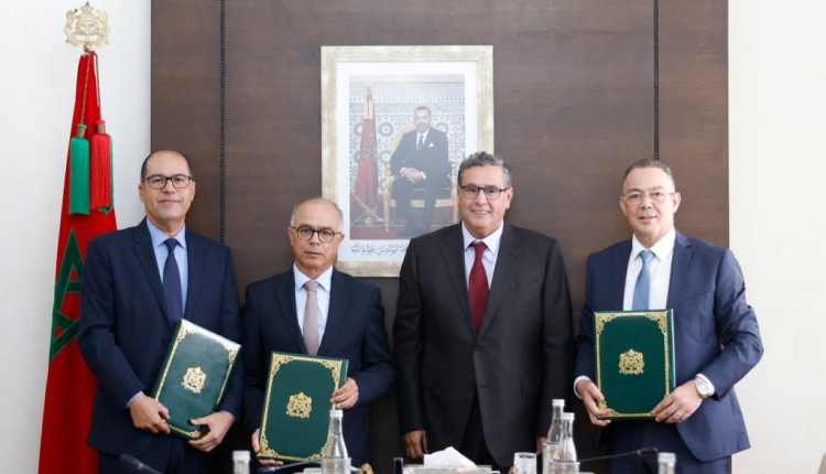 (كان) 2025 و(مونديال) 2030.. التوقيع على اتفاقية شراكة بين الحكومة وصندوق الإيداع والتدبير بشأن تمويل برنامج تأهيل 6 ملاعب لكرة القدم وتشييد ملعب جديد