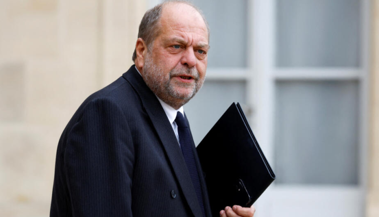 وزير العدل الفرنسي يمثل أمام القضاء بسبب ساركوزي