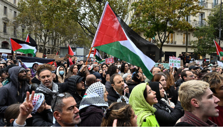 مسلمي فرنسا ينتقدون تصريحات وصفتهم ب " الإرهابين المحتملين "