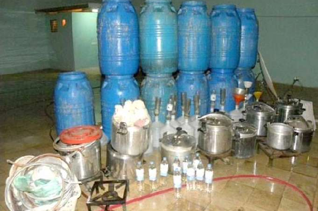 الدرك تمكن من تفكيك مصنع سري في صناعة "الماحيا"