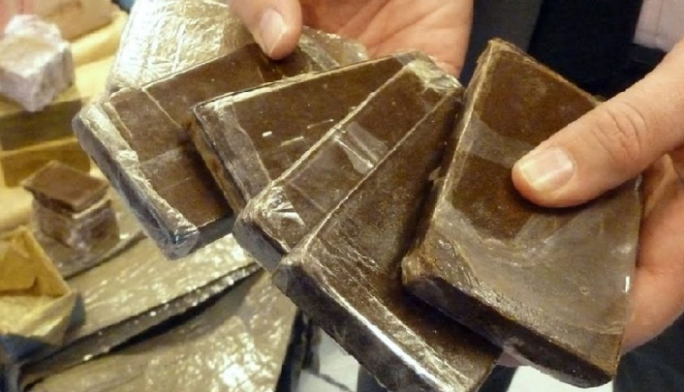 الأمن يوقف ثلاثة أشخاص في تورطهم بترويج الممنوعات