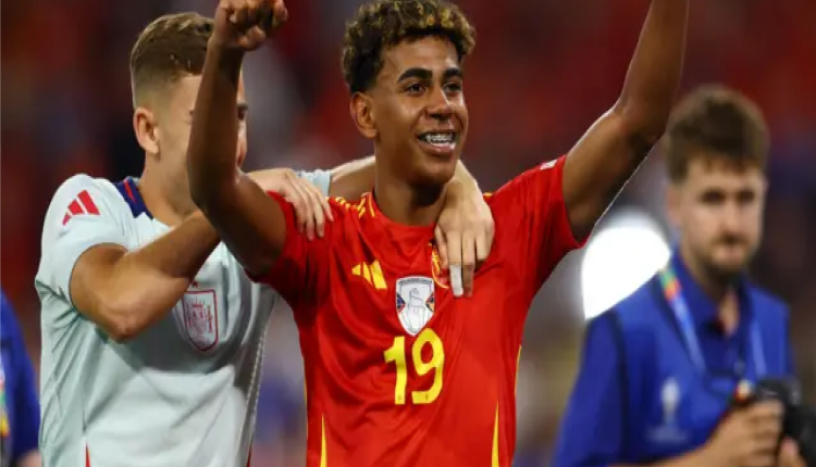 إسبانيا تسحق فرنسا وتبلغ نهائي كأس أوروبا