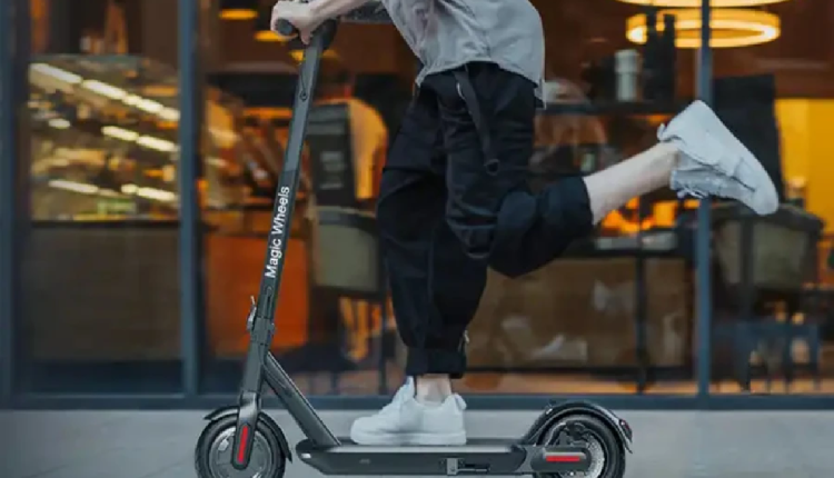 "Trotinettes"تغزو المدن المغربية و الحكومة تلجأ لتقنينها