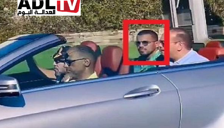 جريدة إسبانية تكشف هوية الرجل الغامض المرافق لجلالة الملك “محمد السادس”