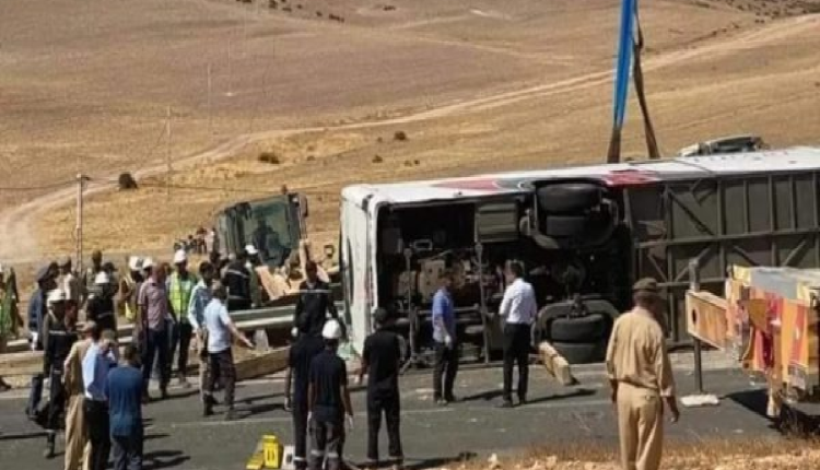 انقلاب حافلة تقل عسكريين