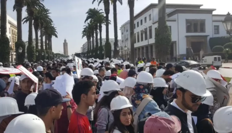 المغرب: احتجاج المهندسين أمام البرلمان وإعلان إضراب عام شهر أكتوبر