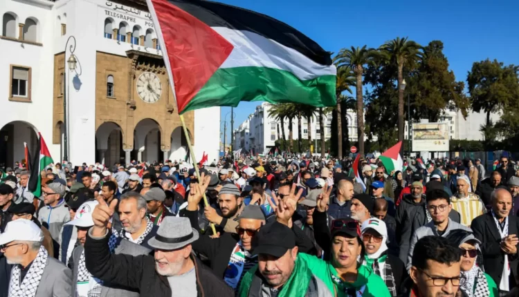 آلاف المغاربة يحتجون تضامنًا مع غزة ويدعون للضغط على إسرائيل