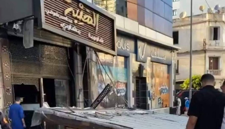 إصابات في حادث انهيار شرفة مطعم "الهيبة" بشارع "الزرقطوني" بالدار البيضاء