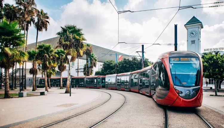 انطلاق الخدمة لطرامواي الدار البيضاء بعد تجارب مكثفة