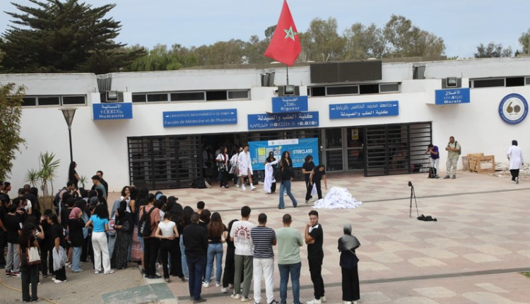 الطلبة الممرضون المغاربة يصعدون في وجه "آيت الطالب"