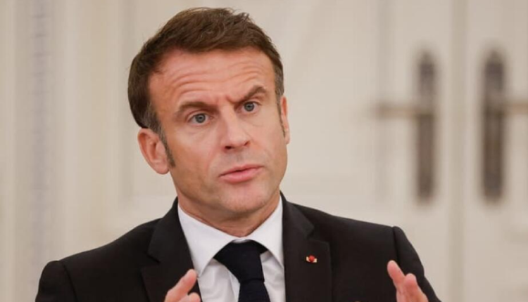 "ماكرون" يدعو إلى وقف تسليم الأسلحة ل"إسرائيل" ويؤكد أهمية الحل السياسي للنزاع في غزة